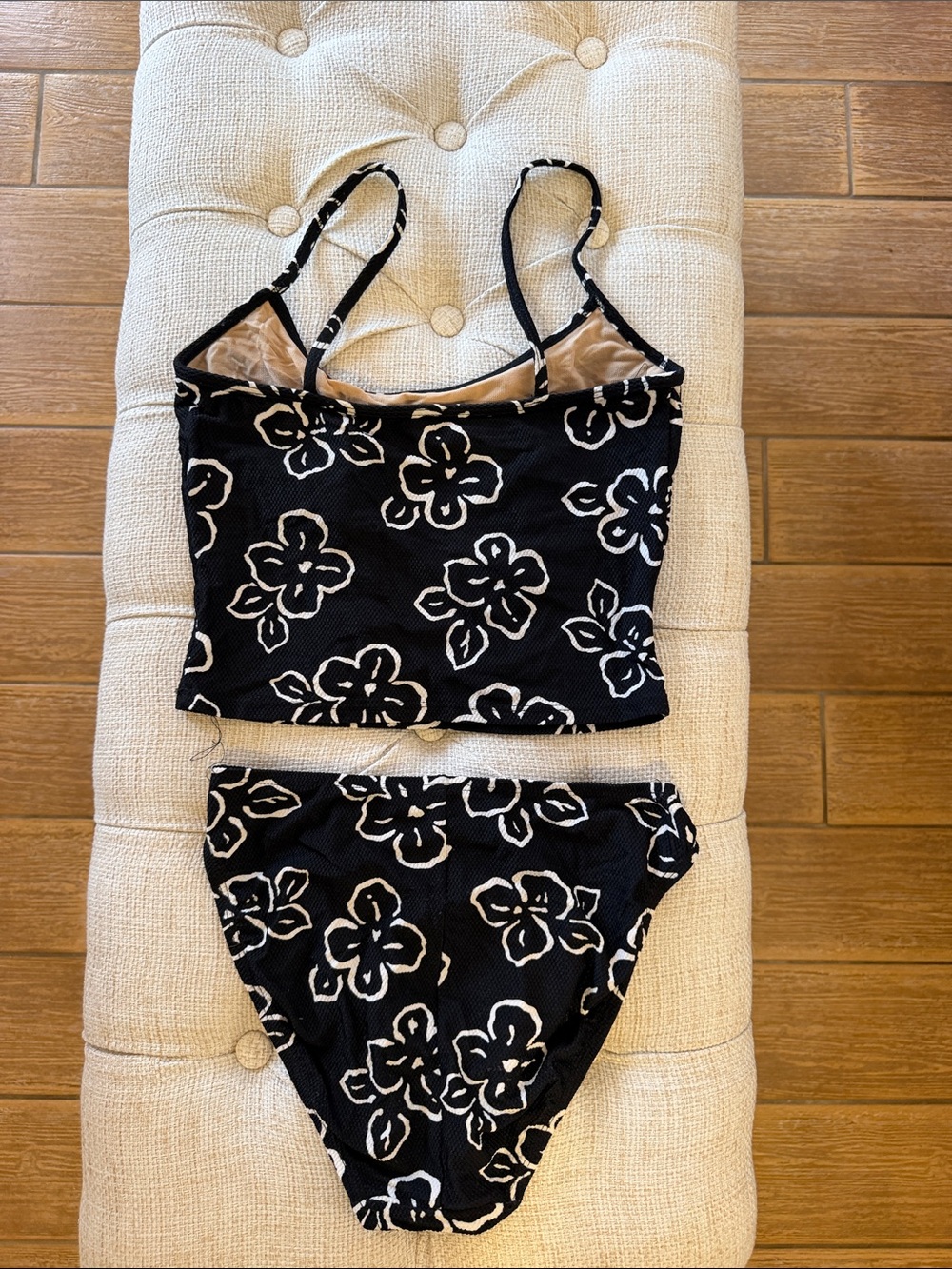 Liz Claiborne Black and White Floral Tankini Set - Picture 5 of 5